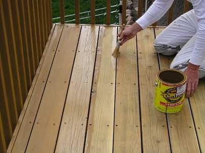 Staining a Redwood Deck